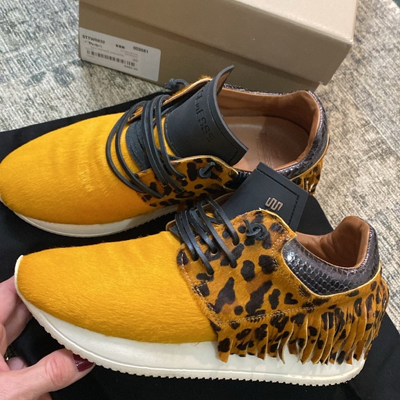 Esse ut Esse Fringe Sneaker- size 38. Worn maybe twice. Near perfect condition - Picture 2 of 8